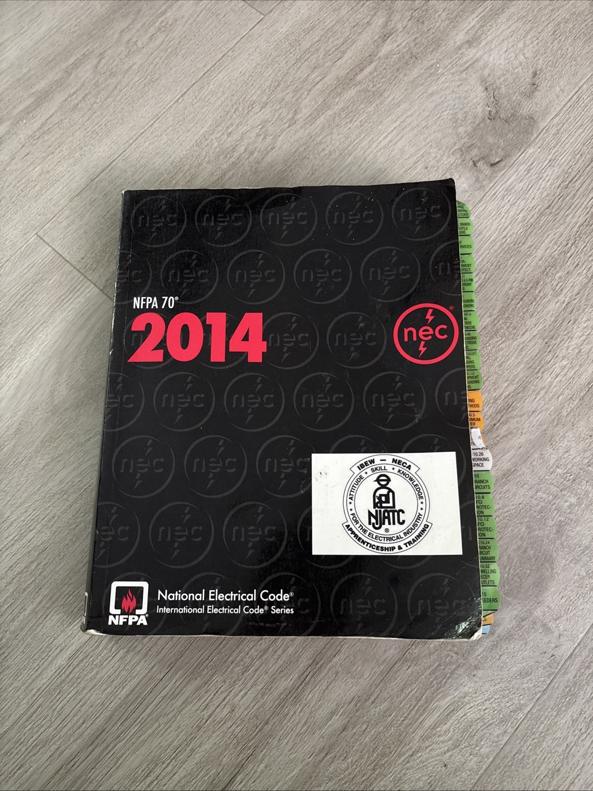 NFPA 70, National Electrical Code : 2014 Edition by National Fire Protection…