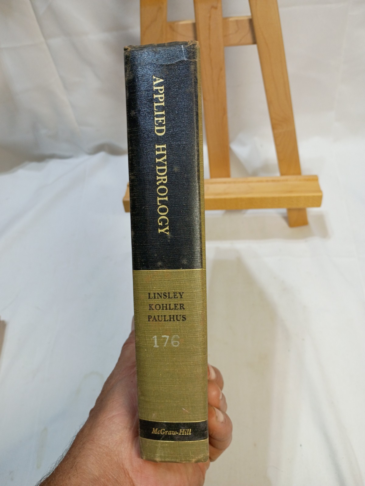 Applied Hydrology: McGraw-Hill Civil Engineering Series 1949