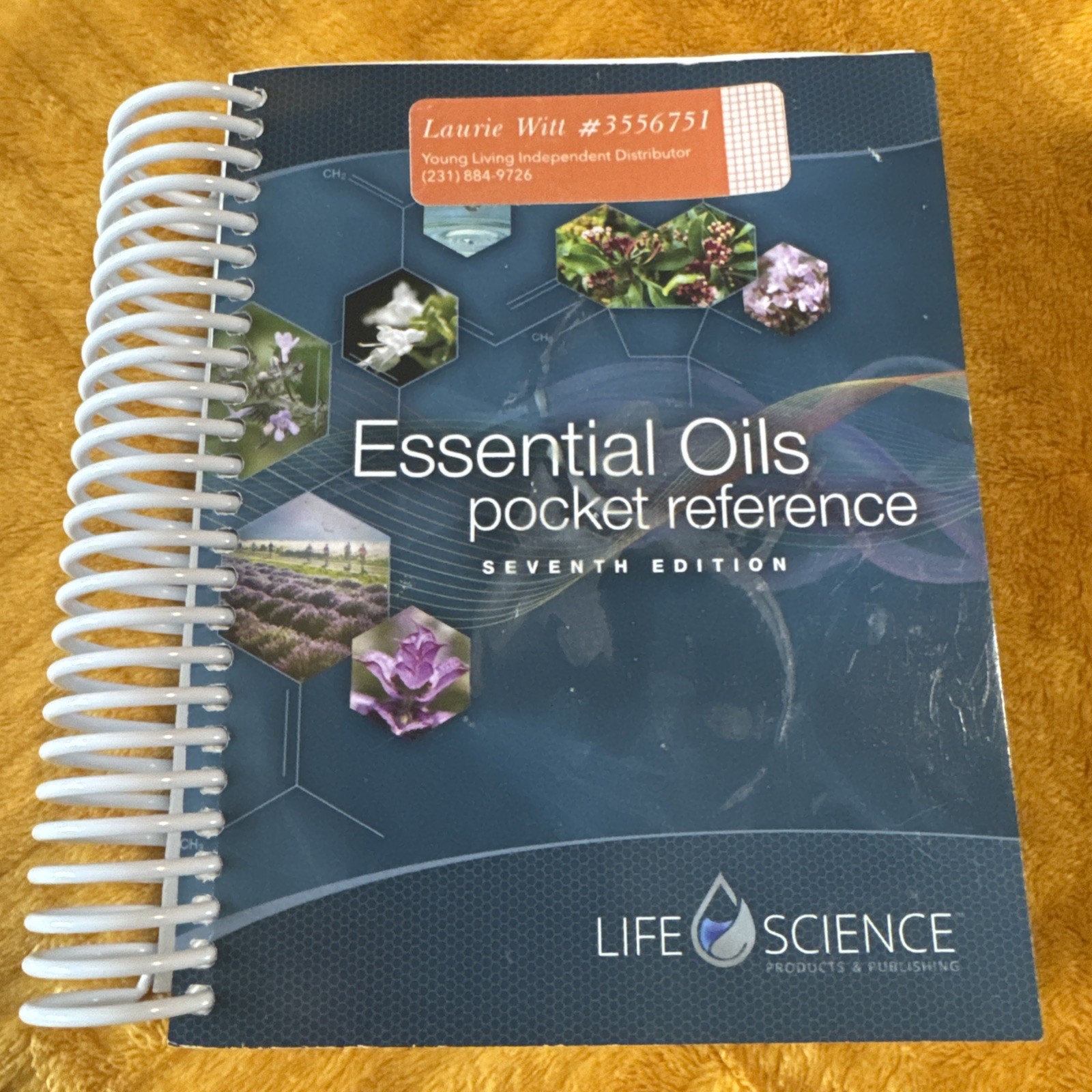 🌿Essential Oil Pocket Reference Book 7th ed. ~ Young Living ~